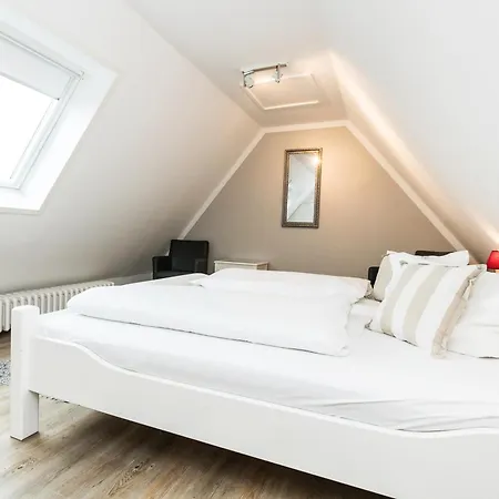 Holiday home Strauch-huette-eg-1-og-dg *